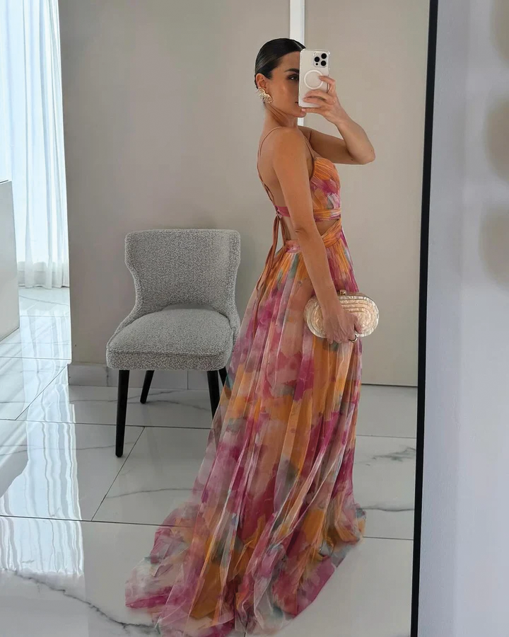 Isla™ | Classic Floral Midi Dress